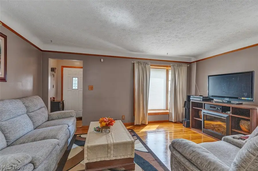 14903 Tabor Avenue, Maple Heights, OH 44137 - #3