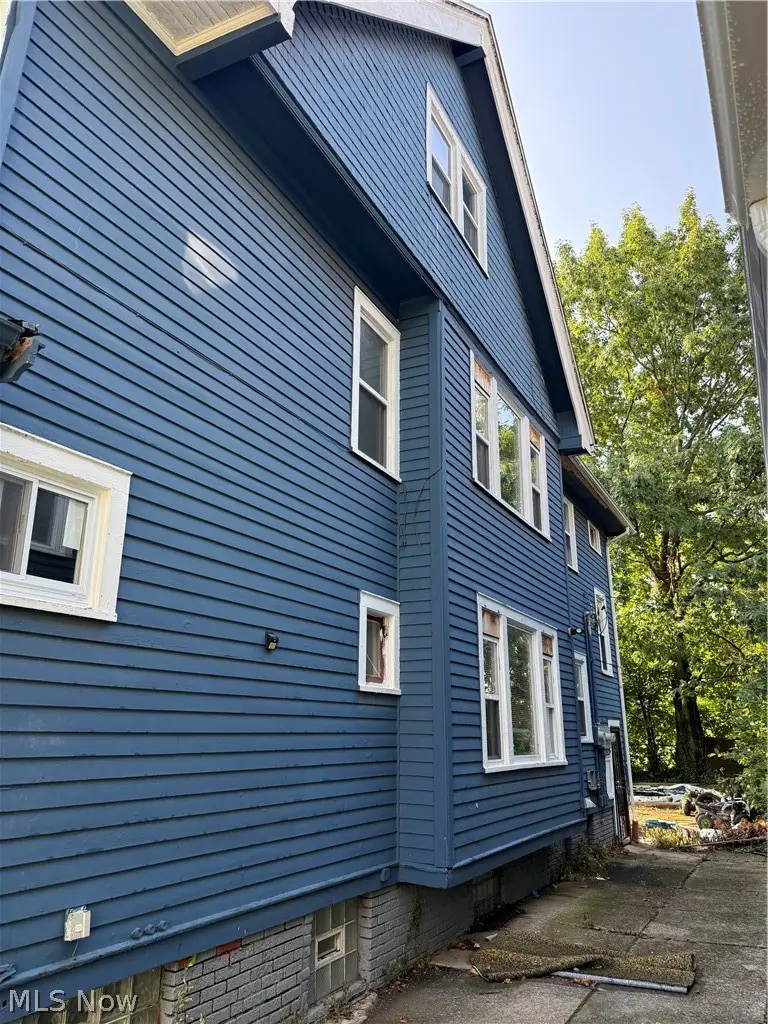 12436 Saywell Avenue, Cleveland, OH 44108 - #2