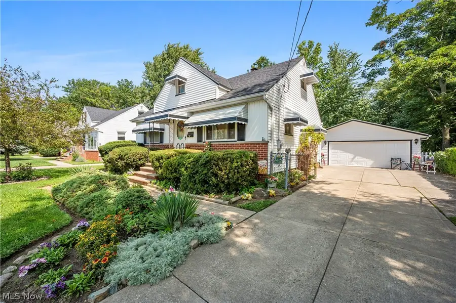 265 E 317th Street, Willowick, OH 44095 - #2