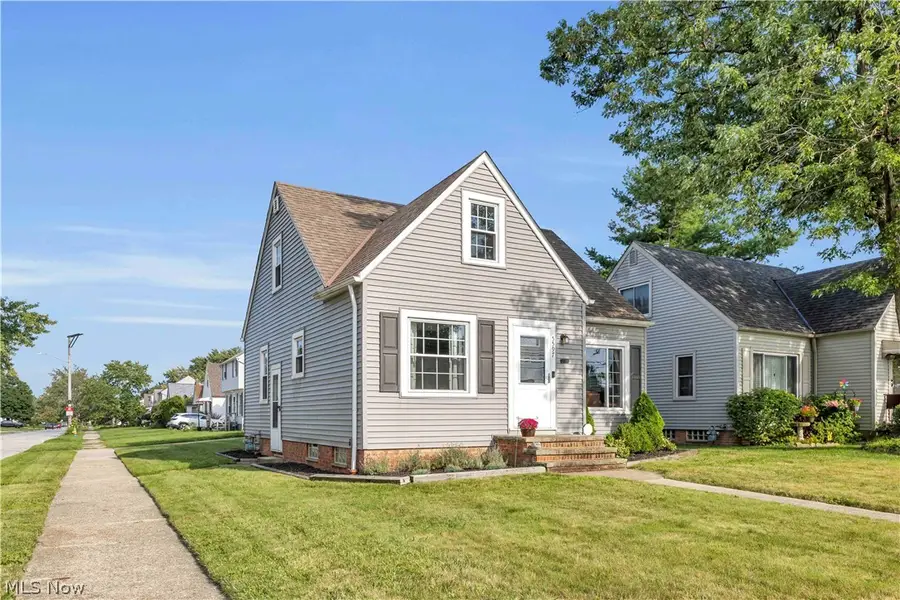 5597 W 54th Street, Parma, OH 44129 - #2
