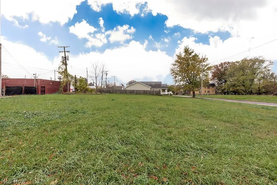812 E 125th Street, Cleveland, OH 44108 - #2