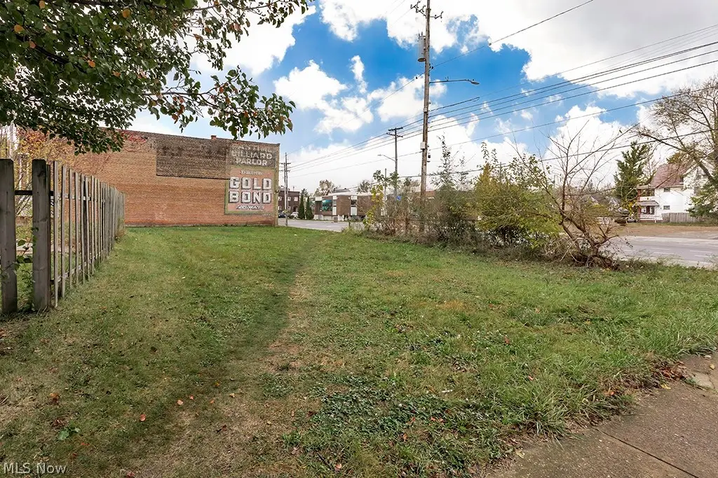 885 E 105th Street, Cleveland, OH 44108 - #1