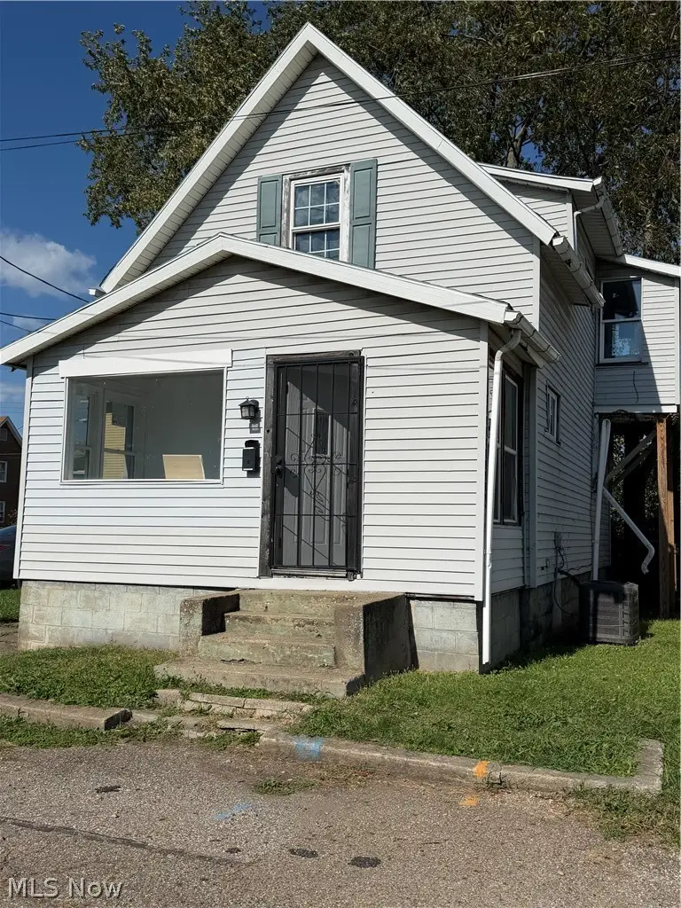 723 SW Raynolds Sw Place, Canton, OH 44707 - #1