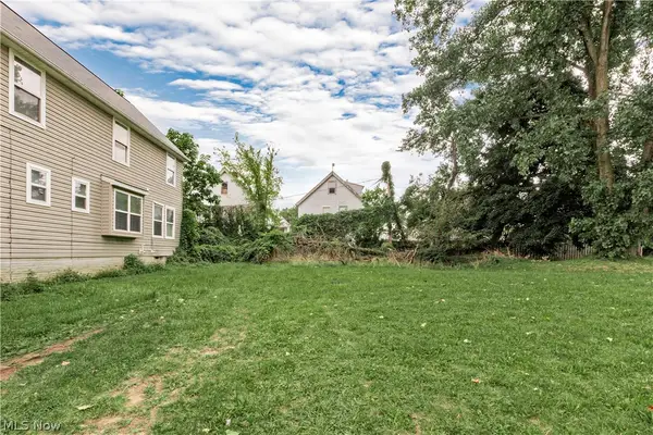 11112 Earle Avenue, Cleveland, OH 44108