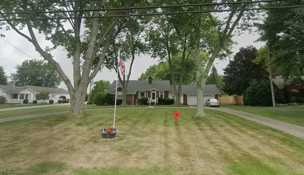 1459 Schneider Nw Street, North Canton, OH 44720