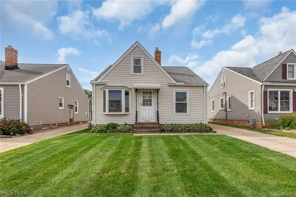 8323 Renwood Drive, Parma, OH 44129