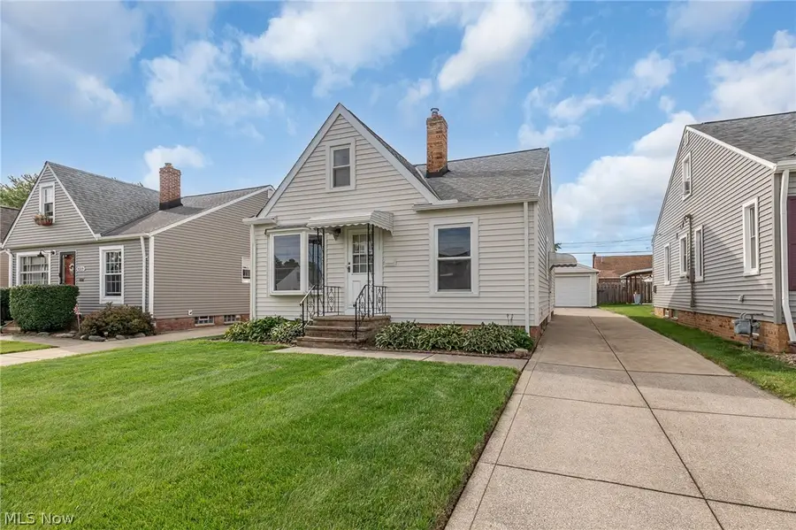 8323 Renwood Drive, Parma, OH 44129 - #2