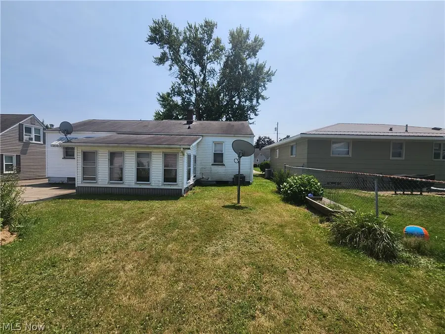 105 Helena Drive, Struthers, OH 44471 - #2