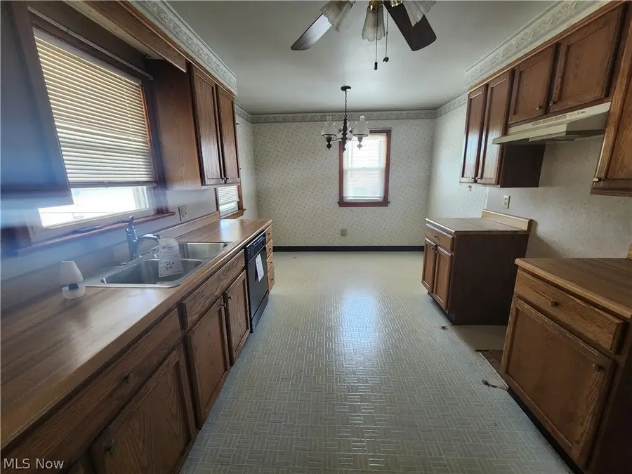 105 Helena Drive, Struthers, OH 44471 - #3