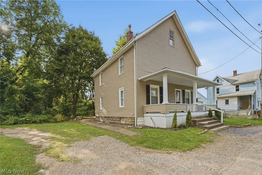 617 Carnahan Ne Avenue, Canton, OH 44704 - #2