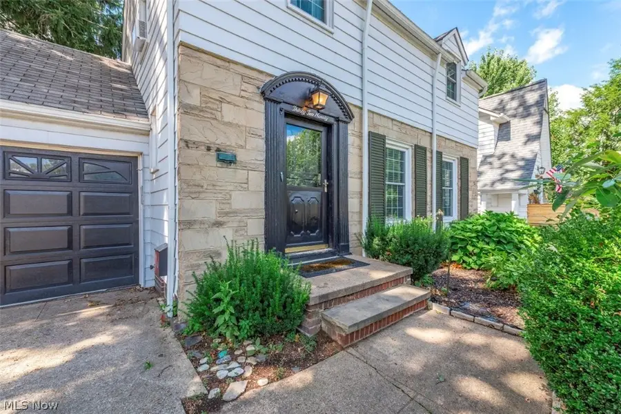 3290 Wooster Road, Rocky River, OH 44116 - #2