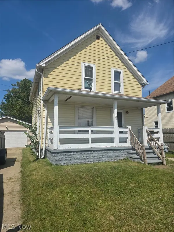 123 E 35th Street, South Lorain, OH 44055