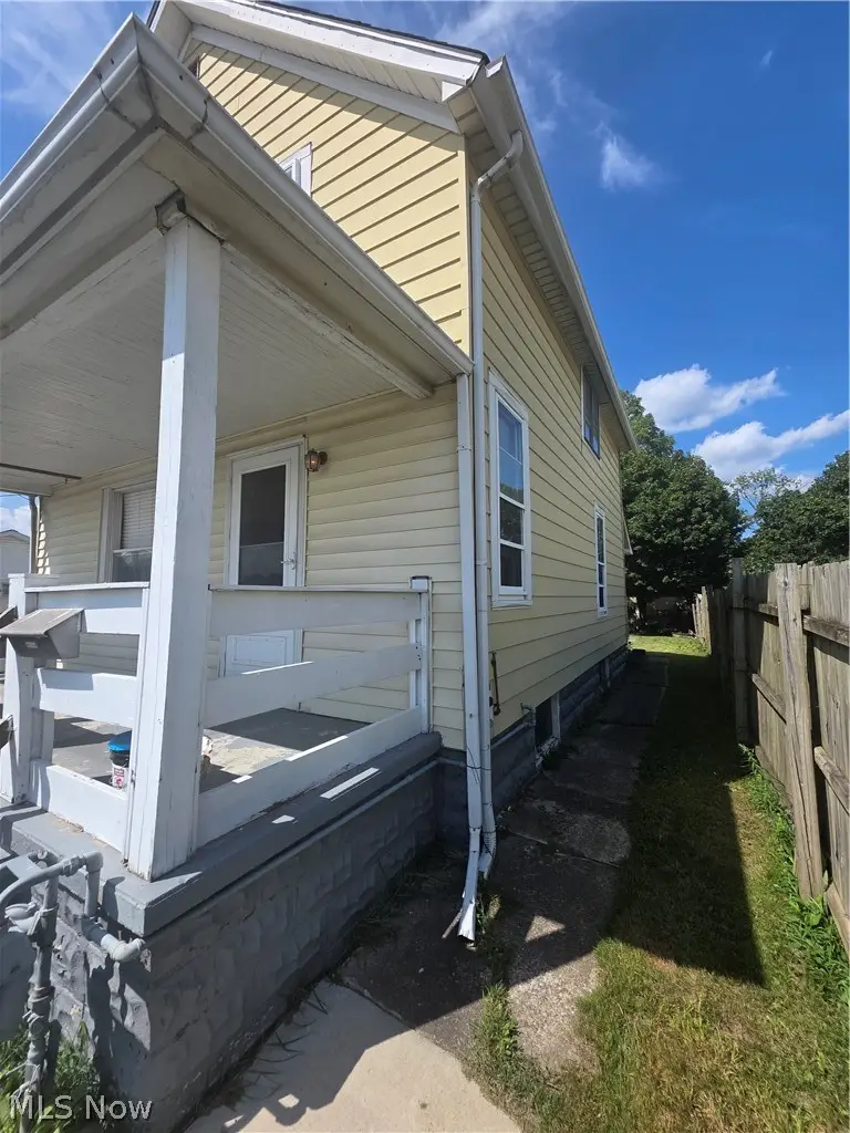 123 E 35th Street, South Lorain, OH 44055 - #3