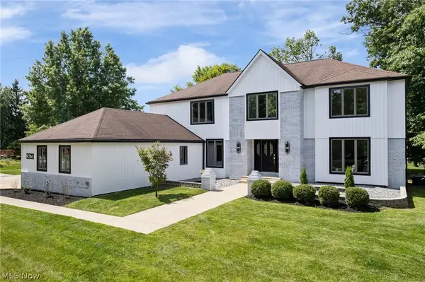 19286 Saratoga Trail, Strongsville, OH 44136