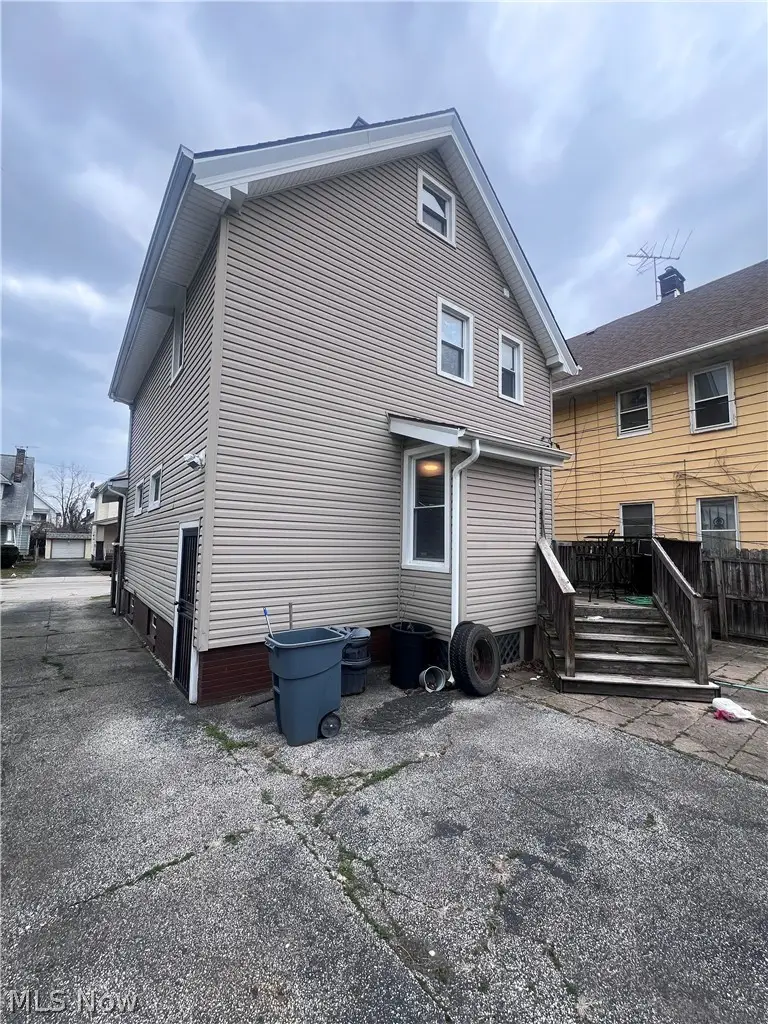 1261 E 134th Street, East Cleveland, OH 44112 - #3