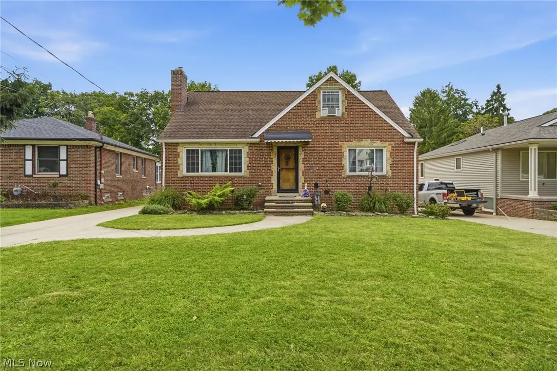 5996 Edgehill Drive, Parma Heights, OH 44130 - #1