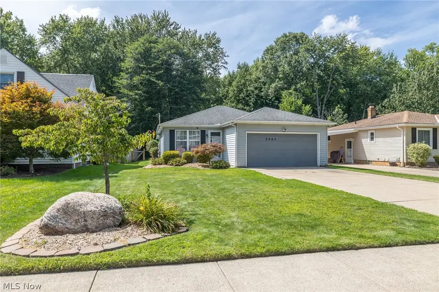 5464 Whitehaven Avenue, North Olmsted, OH 44070 - #2
