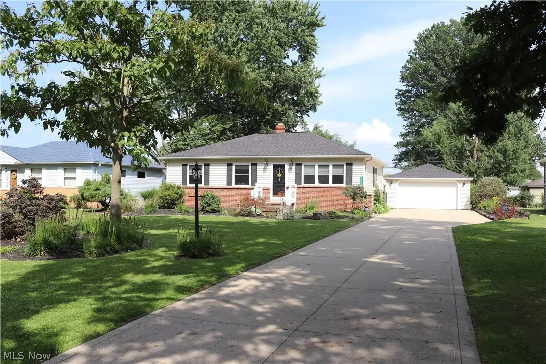 8627 Big Creek Parkway, Strongsville, OH 44149 - #1