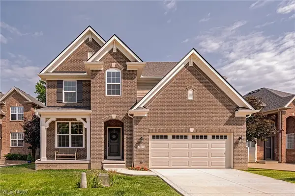 34244 Crown Colony Drive, Avon, OH 44011