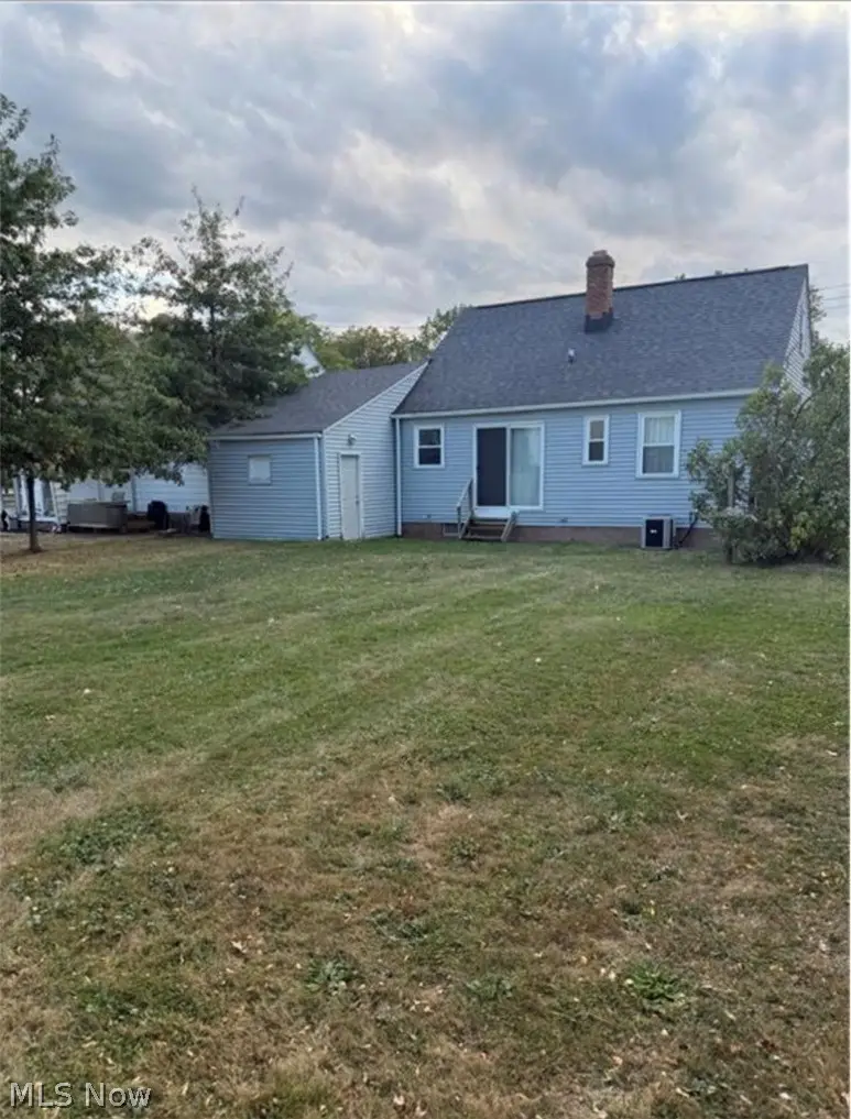 1719 E 300th Street, Wickliffe, OH 44092 - #3
