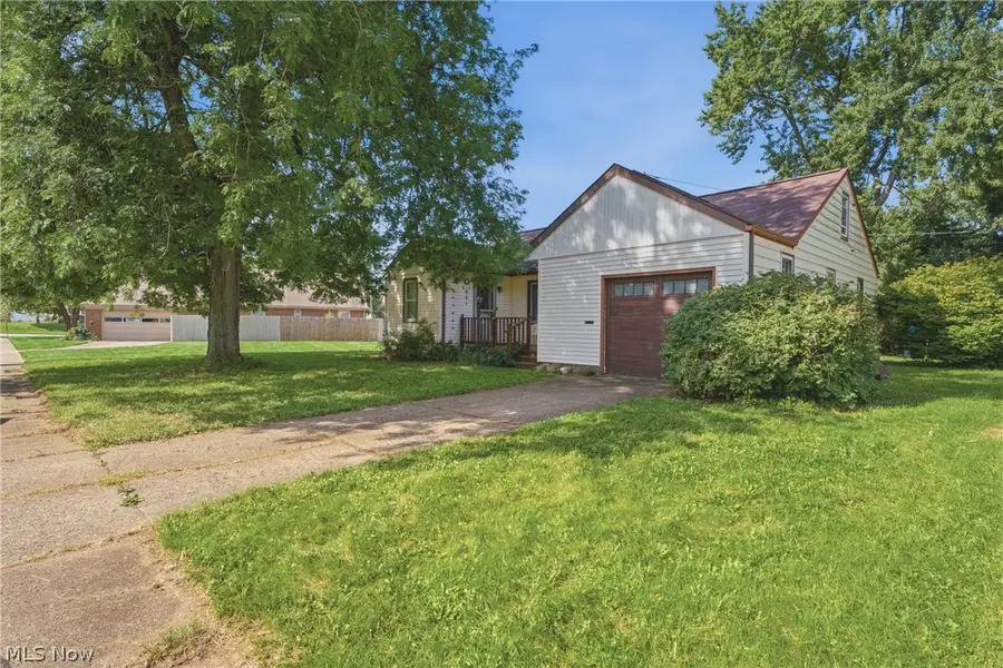 225 19th Ne Street, Massillon, OH 44646 - #2