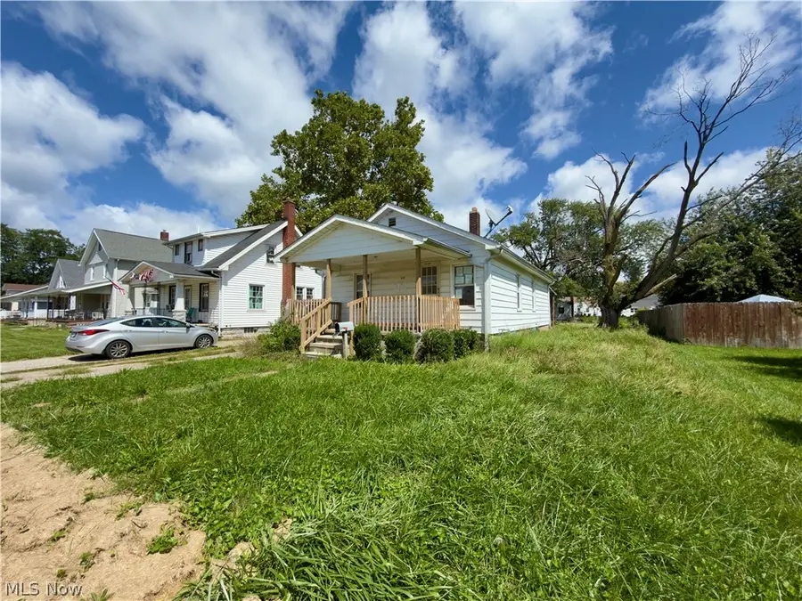 431 Idaho Avenue, Lorain, OH 44052 - #3