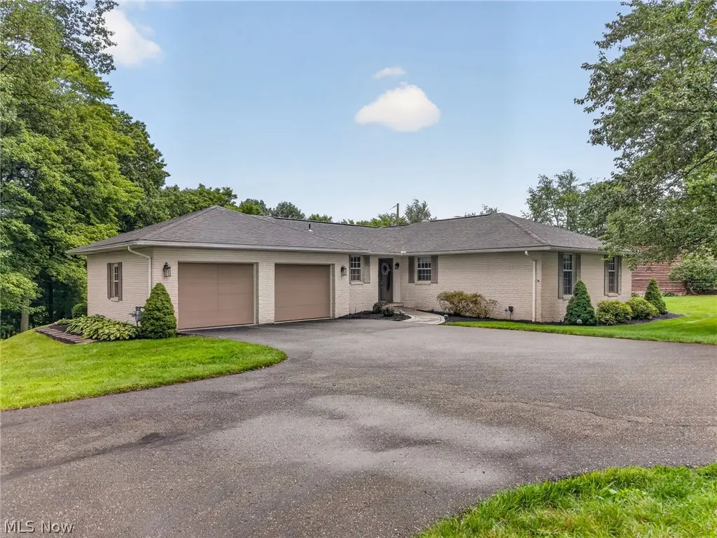 8537 Central Nw Road, Strasburg, OH 44680 - #1