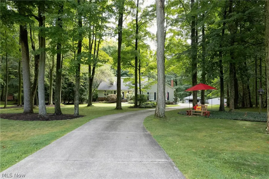 17099 Creighton Drive, Chagrin Falls, OH 44023 - #2