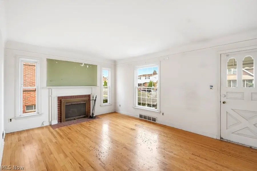 11102 Park Heights Avenue, Garfield Heights, OH 44125 - #2