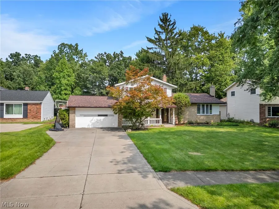 6221 Brighton Drive, North Olmsted, OH 44070 - #3