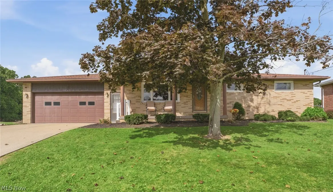 415 28th Nw Street, Massillon, OH 44647 - #1