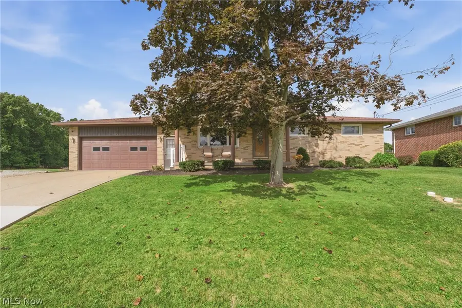 415 28th Nw Street, Massillon, OH 44647 - #2
