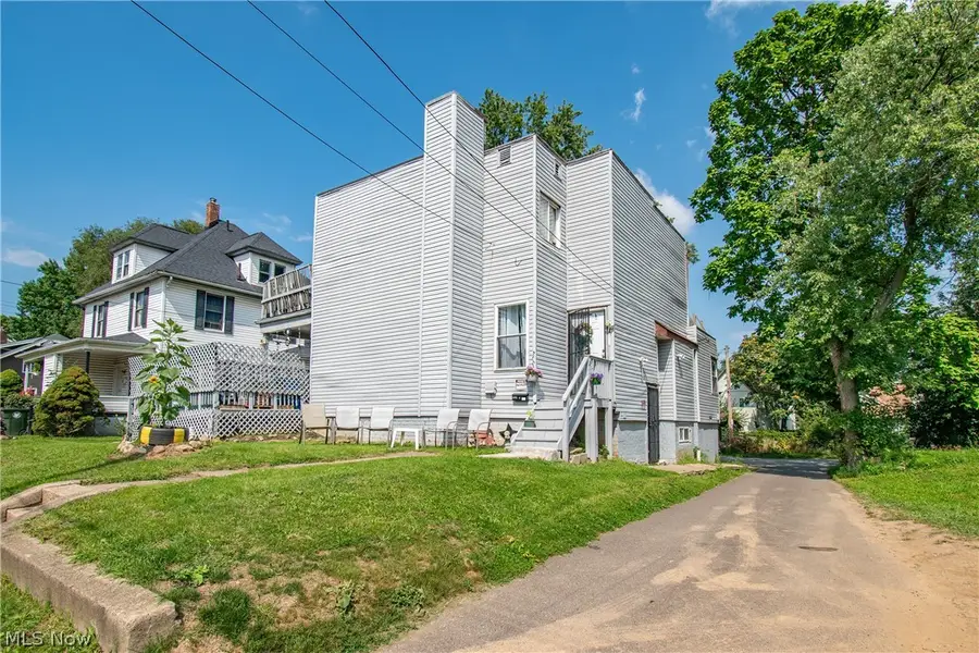 1532 Woodland Nw Avenue, Canton, OH 44703 - #2