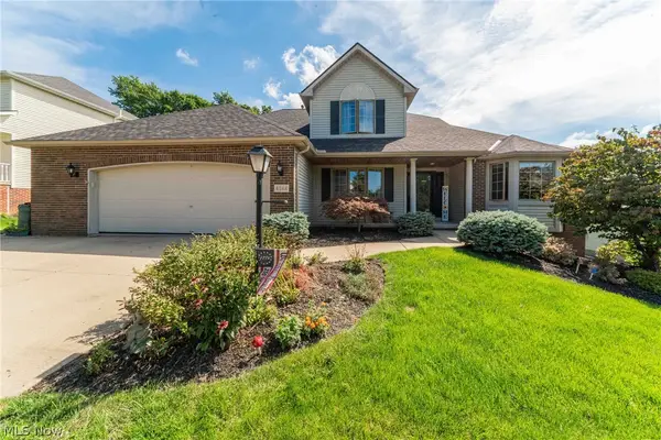 4084 Shelly Drive, Seven Hills, OH 44131