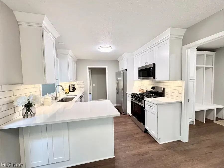 502 Dogwood Lane, Chagrin Falls, OH 44023 - #3