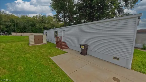1006 South Park Circle, Brookfield, OH 44403
