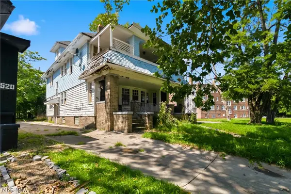 1516 Hillcrest Road, Cleveland, OH 44118