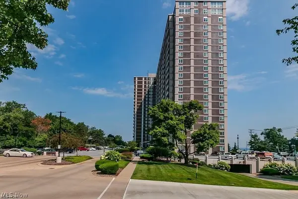12900 Lake Avenue #707, Lakewood, OH 44107