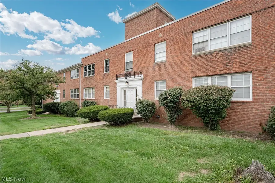 3271 Warrensville Center Road #8B, Shaker Heights, OH 44122 - #3