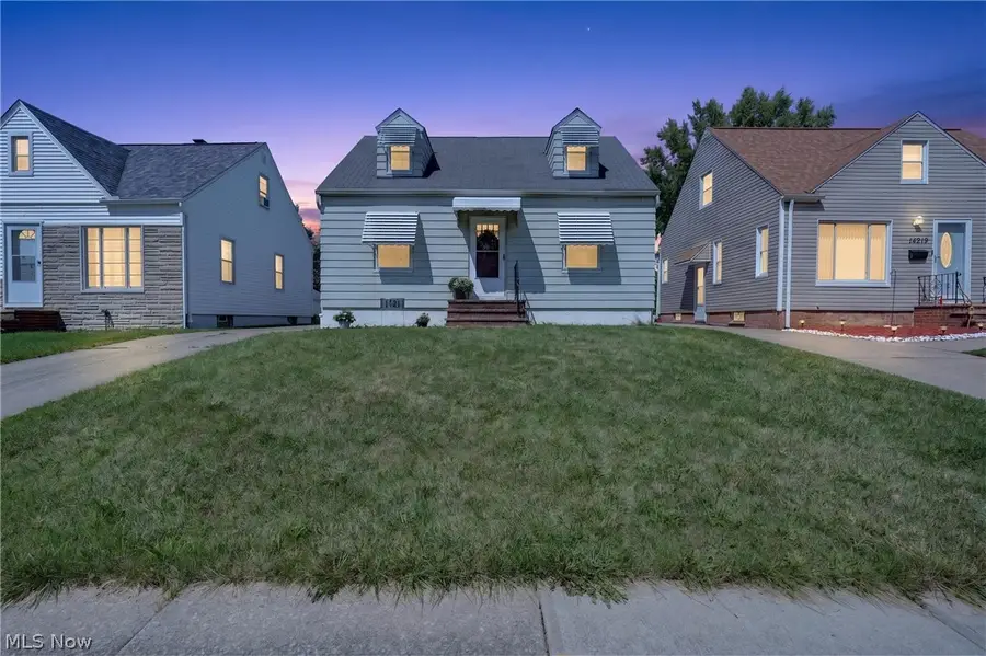 14215 Tabor Avenue, Maple Heights, OH 44137 - #2