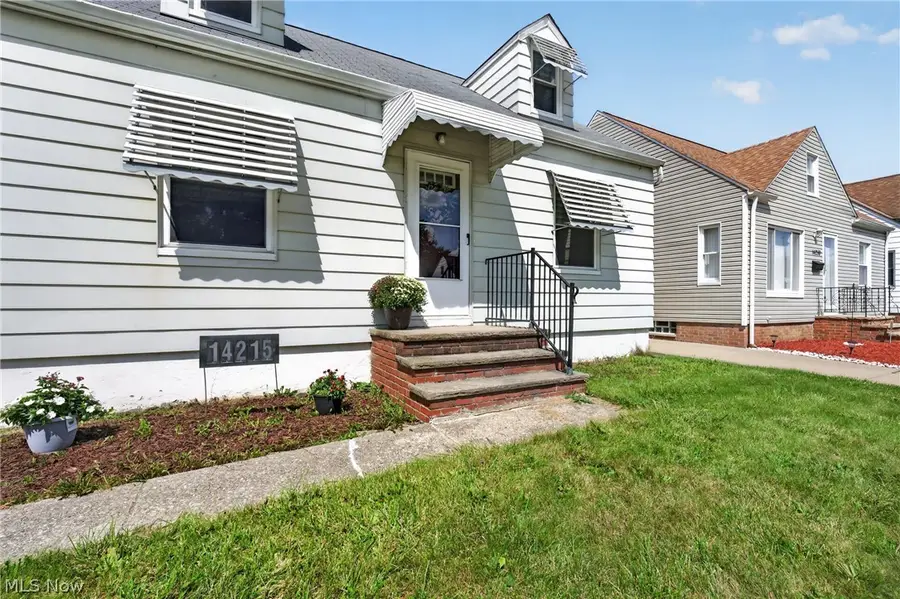 14215 Tabor Avenue, Maple Heights, OH 44137 - #3