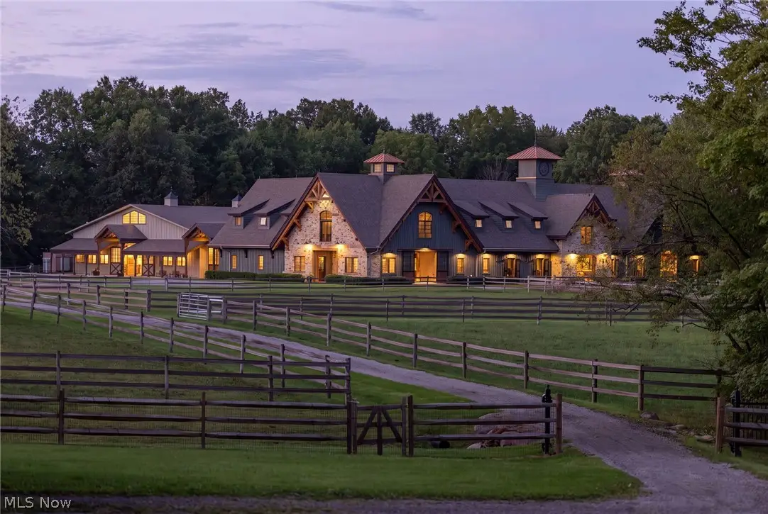 10190 N Girdle Road, Mesopotamia, OH 44062 - #1