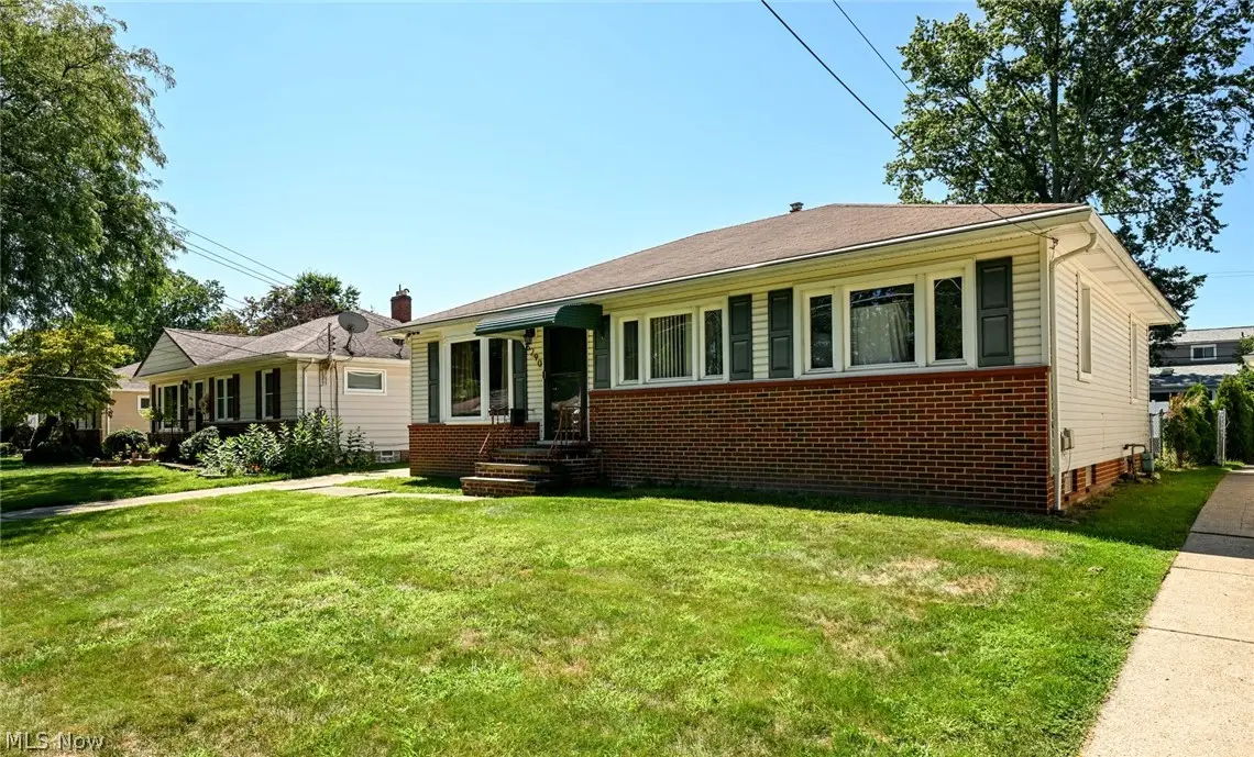 6290 Mandalay Drive, Parma Heights, OH 44130 - #1