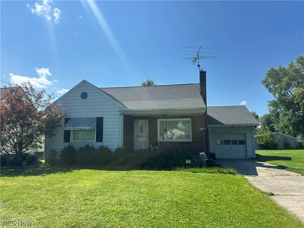 92 Camvet Drive, Campbell, OH 44405