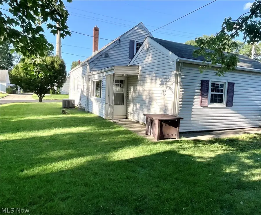 2492 24th Street, Cuyahoga Falls, OH 44223 - #2