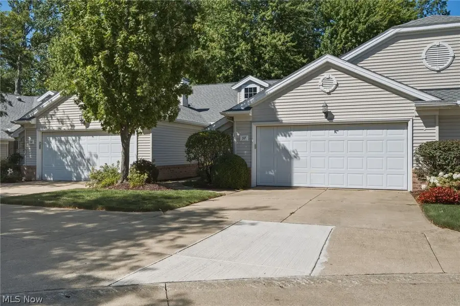 37 Community Drive, Avon Lake, OH 44012 - #2