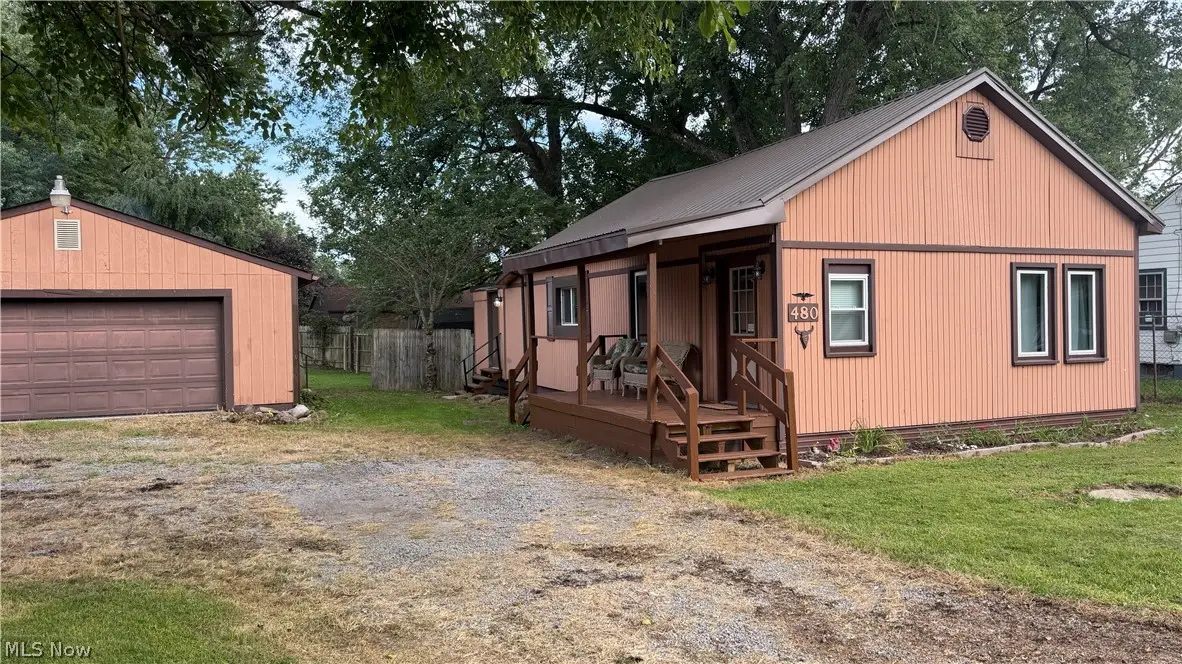 480 N Leavitt Road, Leavittsburg, OH 44430 - #1