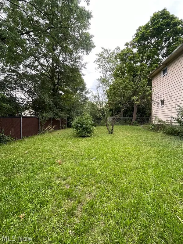 Sutton Place, Shaker Heights, OH 44120
