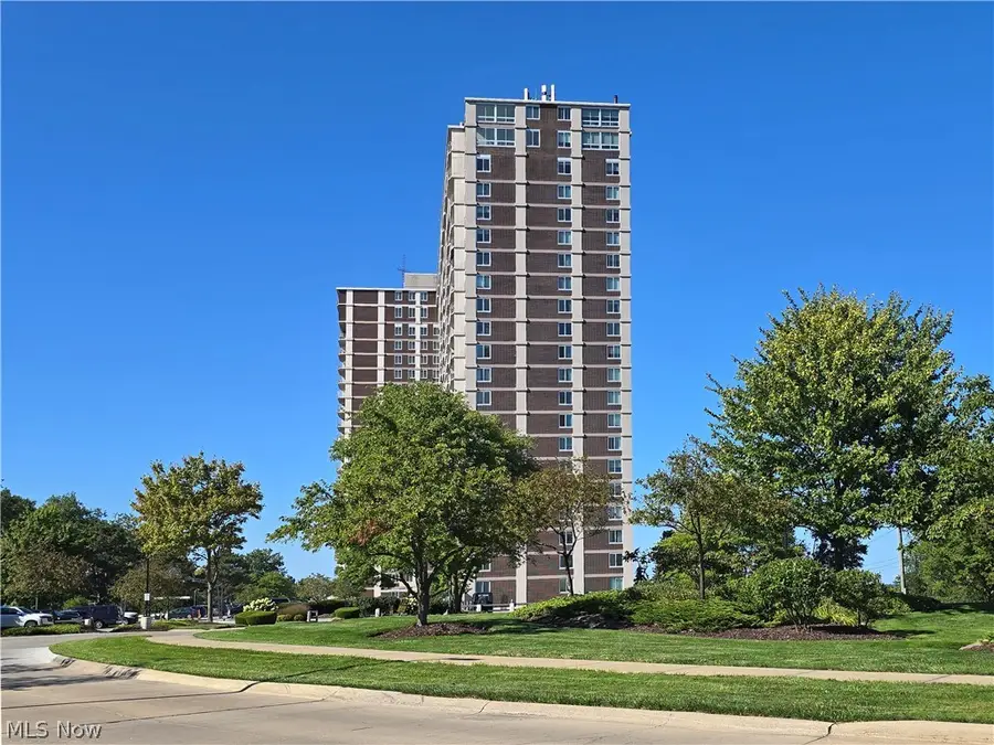 12900 Lake Avenue #P 2, Lakewood, OH 44107 - #2