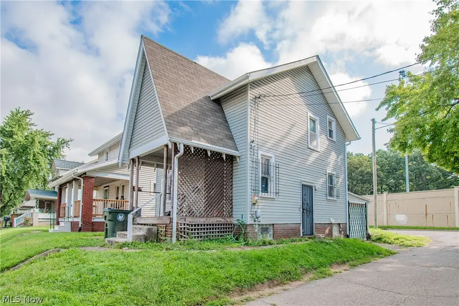 800 Halter Nw Court, Canton, OH 44708 - #3
